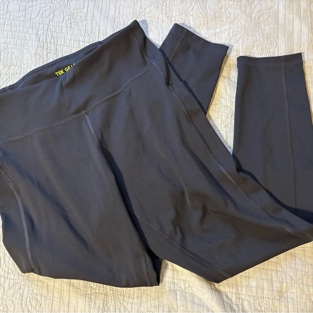 Tek gear leggings. Large.